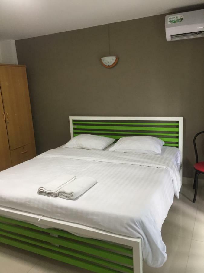 Escobar Guesthouse Jomtien Beach Εξωτερικό φωτογραφία
