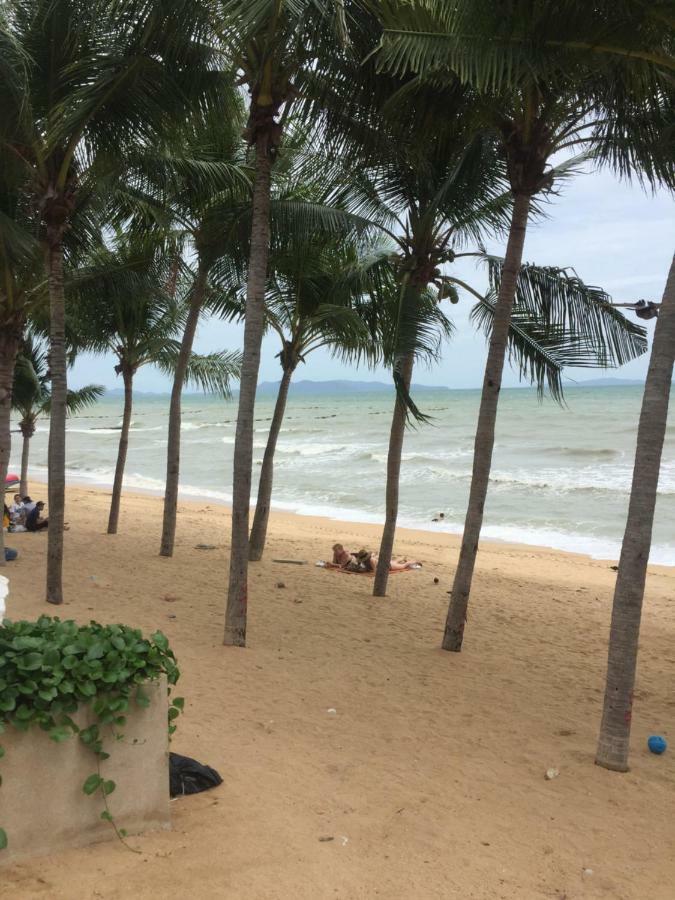Escobar Guesthouse Jomtien Beach Εξωτερικό φωτογραφία
