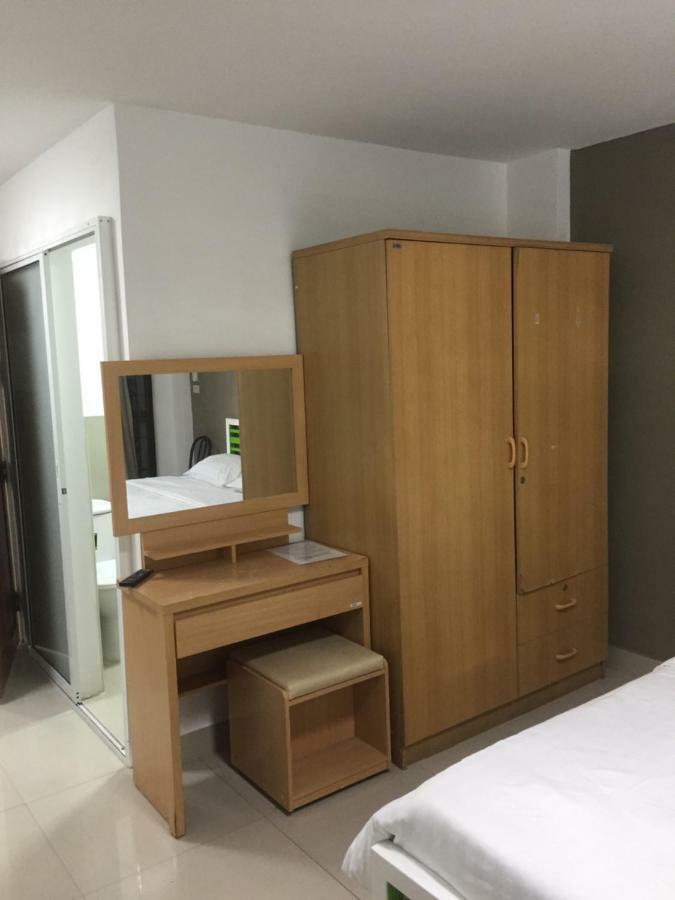 Escobar Guesthouse Jomtien Beach Εξωτερικό φωτογραφία